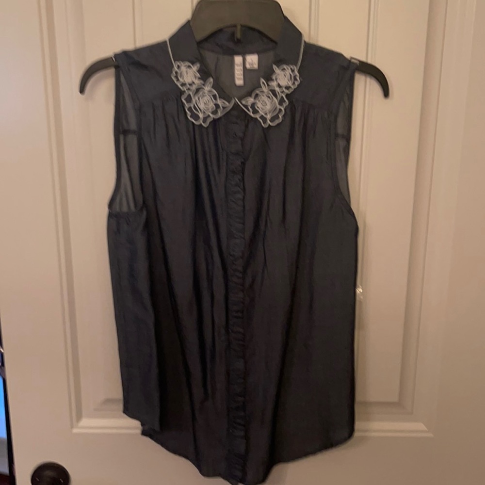 Sleeveless Blue Shirt with Embroidered Collar
